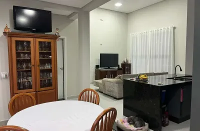 Casa com 3 quartos para alugar na Avenida Três de Março, Aparecidinha, Sorocaba