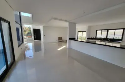 Sobrado à venda no alphaville nova esplanada 3, em votorantim-sp