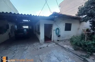 Casa à venda na Rua Castro Alves, Cerâmica, São Caetano do Sul