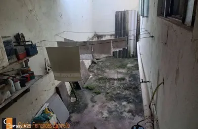 Casa à venda na Rua Castro Alves, Cerâmica, São Caetano do Sul