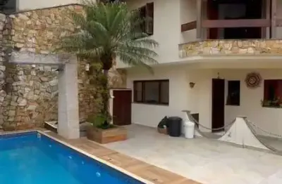 Venda Sobrado Alto Padrão com piscina  495M² - Jardim - Santo Andre