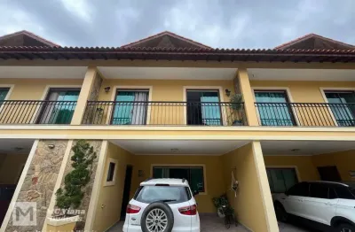 Casa em condomínio à venda no horto residence: conforto e lazer em cada detalhe!