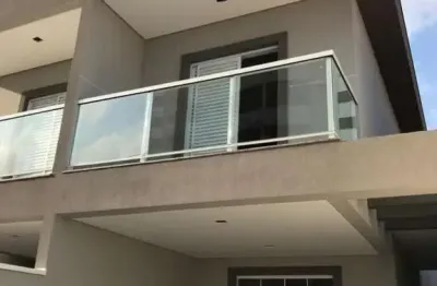 Lindo sobrado localizado na rua jesuíno rabello, situado no bairro vila milton, em guarulhos - sp.