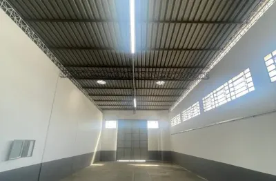 Sobre galpão no chácaras reunidas com 550 m² para alugar em são josé dos campos - sp
