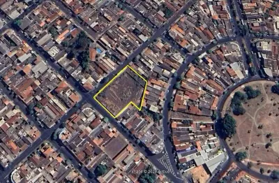 Excelente área para incorporação na zona oeste no parque ribeirão, area com 3.700 m2, de esquina, fachada com 44 m em uma rua e 72 m na outra rua