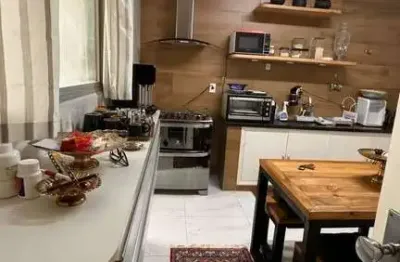 Lindo apartamento reformado para venda no centro / higienopolis , ed. araguaia, ótima localização, 3 dormitorios sendo 1 suite em 140 m2 de area priva