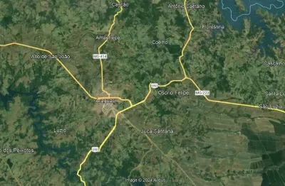 Sitio para venda em araguari-mg com 48,40 hectares em pastagem, toda plana, rico em agua, altitude para café