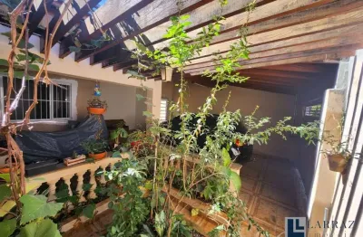 Linda casa para venda no jardim interlagos na zona leste, 2 dormitorios sendo 1 suite, ampla varanda gourmet em 132 m2 construidos