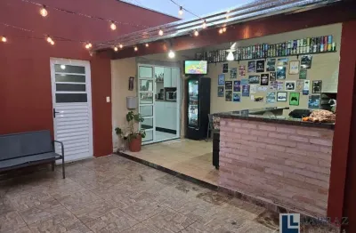 Linda casa para venda no jardim interlagos na zona leste, 2 dormitorios sendo 1 suite, ampla varanda gourmet em 132 m2 construidos