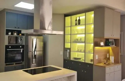 Oportunidade. linda casa para venda na vila do golfe, cond. quinta dos ventos, 3 suites com 1 master mais escritorio, gourmet e piscina em 237 m2 cons