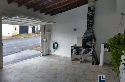 Ótima casa para venda no jd heitor rigon, ao lado do anel viário, 2 dormitorios, churrasqueira, 126 m2 construidos em um terreno de 130 m2