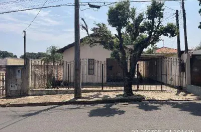 Oportunidade. casa para venda na cidade de regente feijo, centro 4 dormitorios, 2 wc, 2 vagas, 172 m2 construidos em um terreno de 500 m2