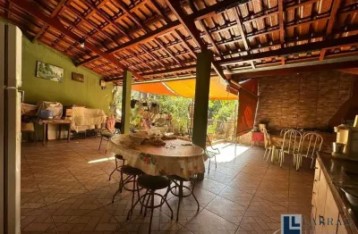 Area de lazer para venda na vila virginia, em uma travessa tranquila, varanda gourmet e grande pomar em 225 m2 de área total