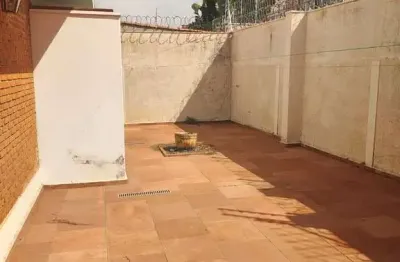 Casa para locação na ribeirania em ótima localização, 3 dormitorios com 1 suite, completa armários em 191 m2 construidos