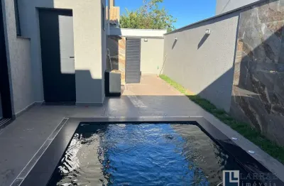 Linda casa nova alto padrão para venda na vila do golf, cond. terras de florença, 3 suites mais escritório, gourmet e piscina em 196 m2 construidos, l
