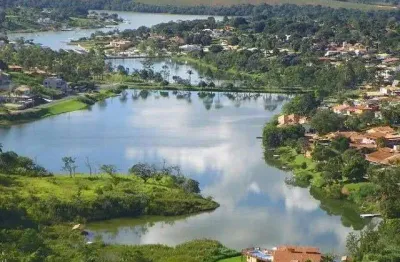 Lote com marina, 20m da represa em condomínio fechado para venda em capitólio ao lado do escarpas do lago, lote com 1.662 m², portaria e infraestrutur