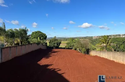 Excelente terreno para venda no charmoso condomínio de chácaras quinta da alvorada, excelente localização, com area total de 1.674 m2