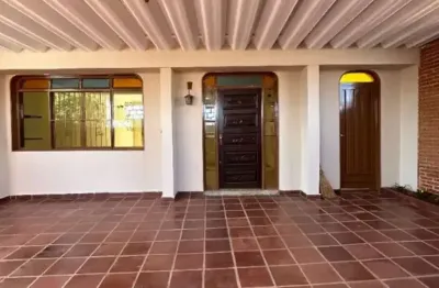 Amplo sobrado para venda no jd paulistano, ótima localização, 4 dormitorios sendo 1 suite em 262 m2 de área construída