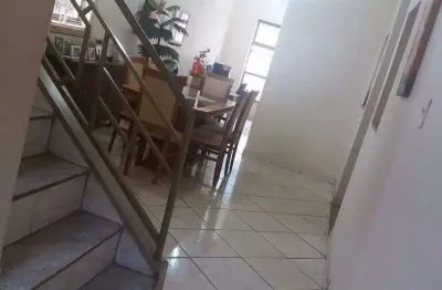 Amplo sobrado para venda no planalto verde, ótima localização, 3 dormitorios sendo 1 suite, varanda gourmet em 251 m2 construidos