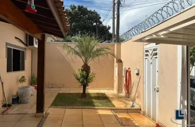 Ótima casa para venda no jardim ouro branco, 3 dormitorios sendo 1 suite, 4 vagas de garagem e amplo quintal em 278 m2 de area total