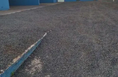 Predio comercial com amplo terreno para locação na av. maria jesus de condeixa, área do terreno 911 m2 com benfeitorias, escritório e galpão