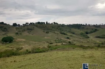 Excelente Sitio dupla aptidao para venda em Tres Coracoes-MG com 24 hectares, atualmente na cultura branca, benfeitorias e bom de agua
