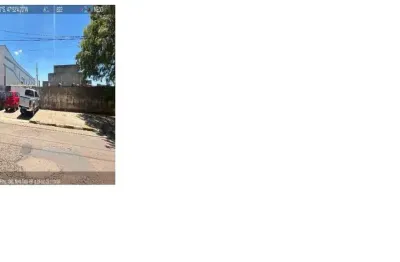 Oportunidade. Terreno para venda em Tatui-SP na Nova Tatui / area privativa com 1545m2 construido num terreno de 1450m2,  (Somente a vista)