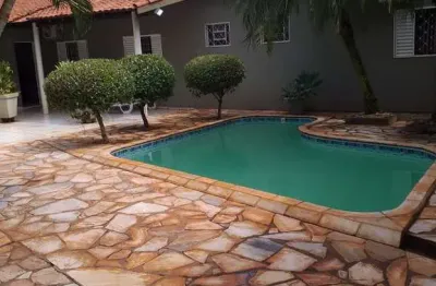 Otima casa para venda na lagoinha, excelente localização no balao winston churchil, 3 dormitorios 1 suite, varanda gourmet e piscina em 23 m2 total