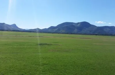 Excelente fazenda para venda em saquarema-rj com 240 hectares, ideal para empreendimentos de lazer ou industrial, beira da pista