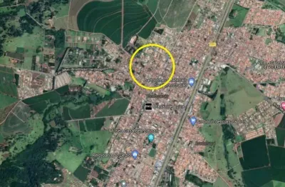 Area para venda no centro de brodowski com 1.282 m2 de area total, 3 casas mais salao comercial construidos, total de 9 dormitorios em 600 m2 construi