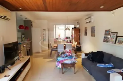 Excelente casa para venda no alto da boa vista, excelente localização e acabamento, 3 dormitorios 1 suite em 244 m2
