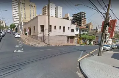 Excelente ponto comercial, casa de esquina com 314 m2 mais terreno em frente para estacionamento com 144 m2