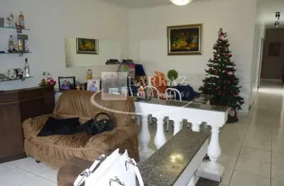 Casa para venda no monte alegre, 3 dormitorios sendo 1 suite, quintal com churrasqueira, 200 m2 de area construída em um terreno de 250 m2