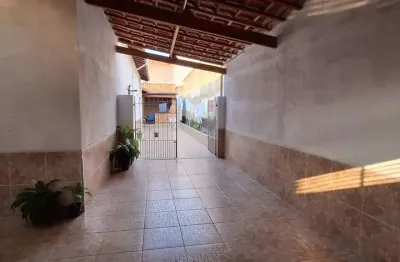 Excelente casa no bairro vila mariana em aparecida sp.