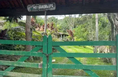 Vende-se com exclusividade lindo sítio em cunha sp.