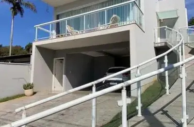 Belíssima casa assobradada 3 suítes, piscina, jardim do lago atibaia