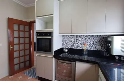 Casa à venda em rua sem saída - 4 dorm, 2 suítes por r$1.180.000
