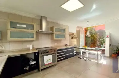 Casa de condomínio no jardim da glória - sp: 257m², 3 suítes, 2 vagas - venda por r$ 2.450.000