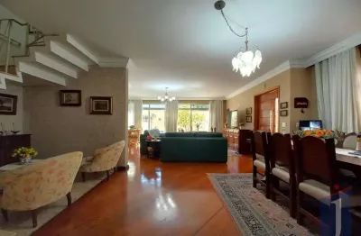 Um lar onde a vida acontece: sua nova casa no jardim da glória.