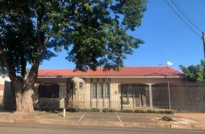 Casa com 3 quartos à venda na Rua Verônica, Jardim Verônica, Maringá