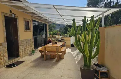 Casa para venda em teresópolis, caxanga, 4 dormitórios, 3 suítes, 4 banheiros, 2 vagas