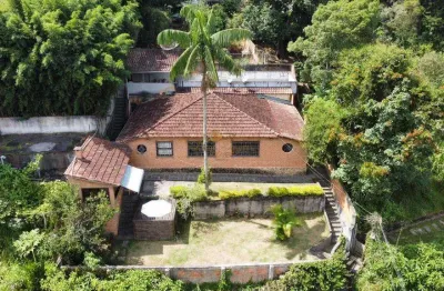 Casa para venda em petrópolis, carangola, 5 dormitórios, 2 banheiros, 1 vaga