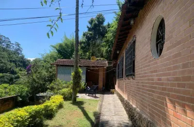 Casa para venda em petrópolis, carangola, 5 dormitórios, 2 banheiros, 1 vaga