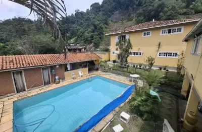 Casa para venda em teresópolis, três córregos, 4 dormitórios, 1 suíte, 4 banheiros, 2 vagas