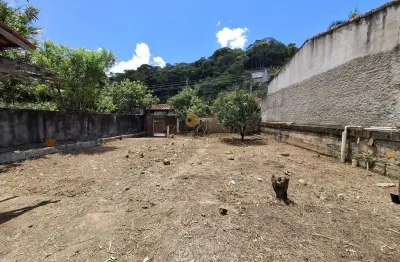 Casa à venda na Estrada Doutor Rogério de Moura Estevão, KM 2, Prata, Teresópolis