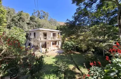 Casa para venda em teresópolis, pessegueiros, 3 dormitórios, 1 suíte, 2 banheiros, 2 vagas