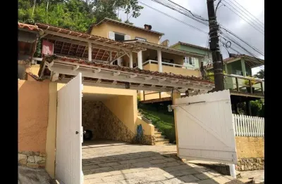Casa para venda em petrópolis, retiro, 4 dormitórios, 4 suítes, 3 banheiros, 2 vagas