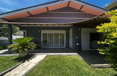 Casa para venda em petrópolis, mosela, 3 dormitórios, 2 suítes, 3 banheiros, 3 vagas
