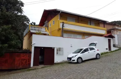 Casa para Venda em Petrópolis, Floresta, 3 dormitórios, 1 suíte, 2 banheiros, 1 vaga