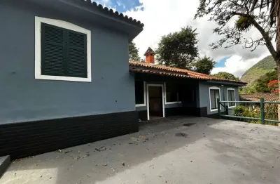 Casa para Venda em Petrópolis, Fazenda Inglesa, 4 dormitórios, 2 suítes, 3 banheiros, 2 vagas